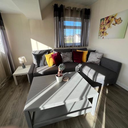 Edge Of Glastonbury And Street Town Centre, 2Bd Apt With Parking Διαμέρισμα Εξωτερικό φωτογραφία