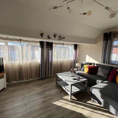 Edge Of Glastonbury And Street Town Centre, 2Bd Apt With Parking Διαμέρισμα Εξωτερικό φωτογραφία