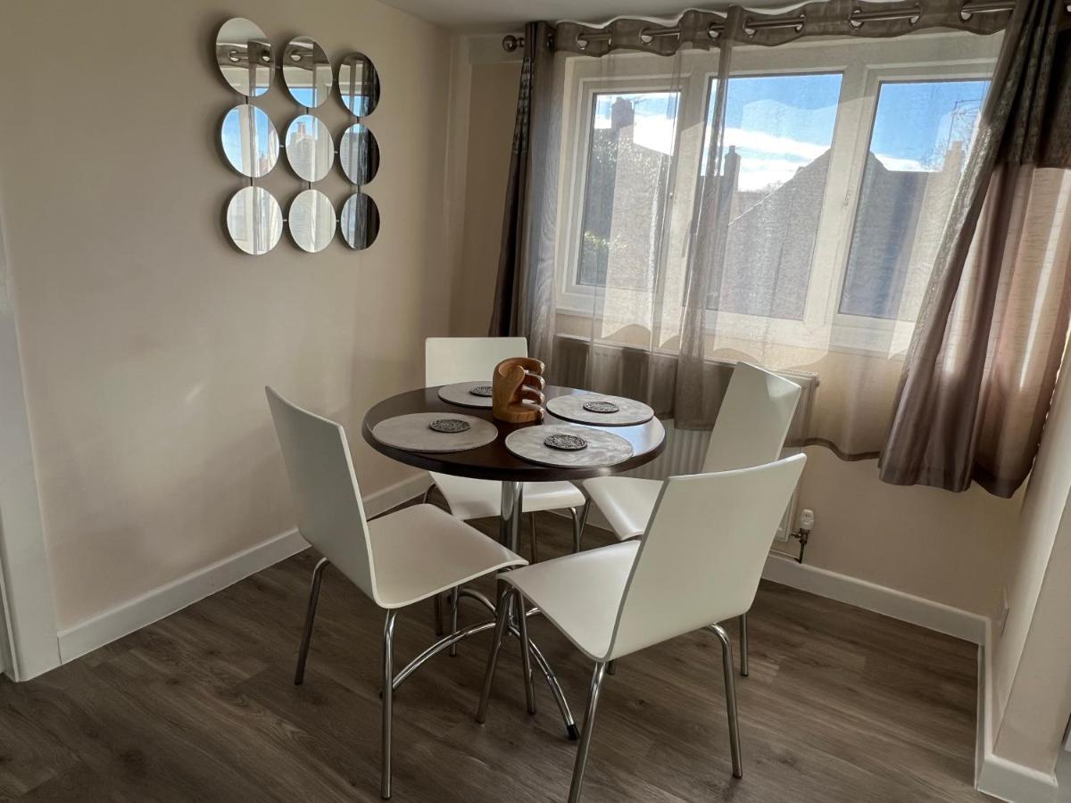 Edge Of Glastonbury And Street Town Centre, 2Bd Apt With Parking Διαμέρισμα Εξωτερικό φωτογραφία