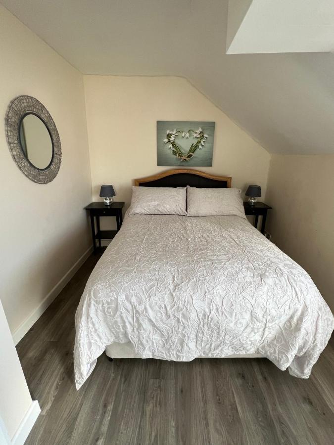 Edge Of Glastonbury And Street Town Centre, 2Bd Apt With Parking Διαμέρισμα Εξωτερικό φωτογραφία
