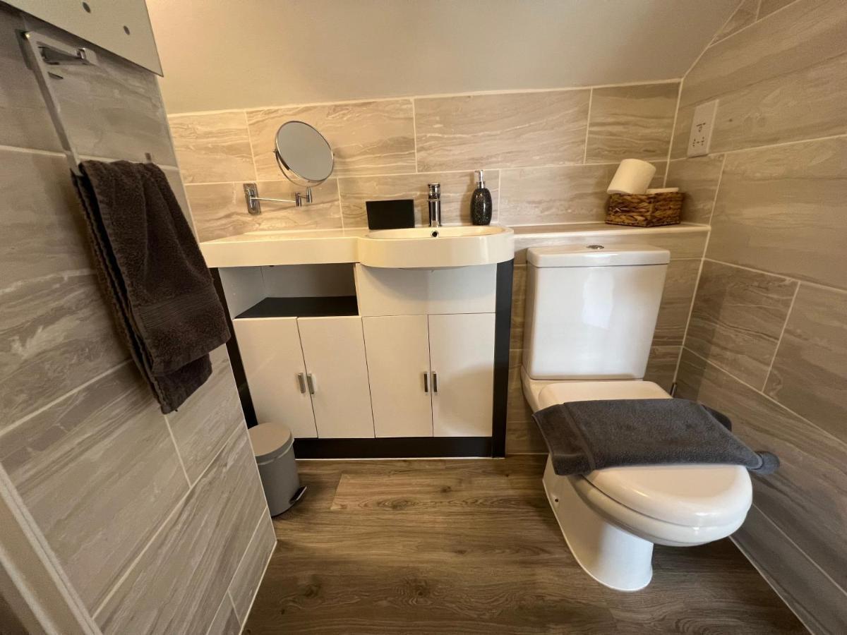 Edge Of Glastonbury And Street Town Centre, 2Bd Apt With Parking Διαμέρισμα Εξωτερικό φωτογραφία
